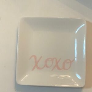 A set of four new valentine plates